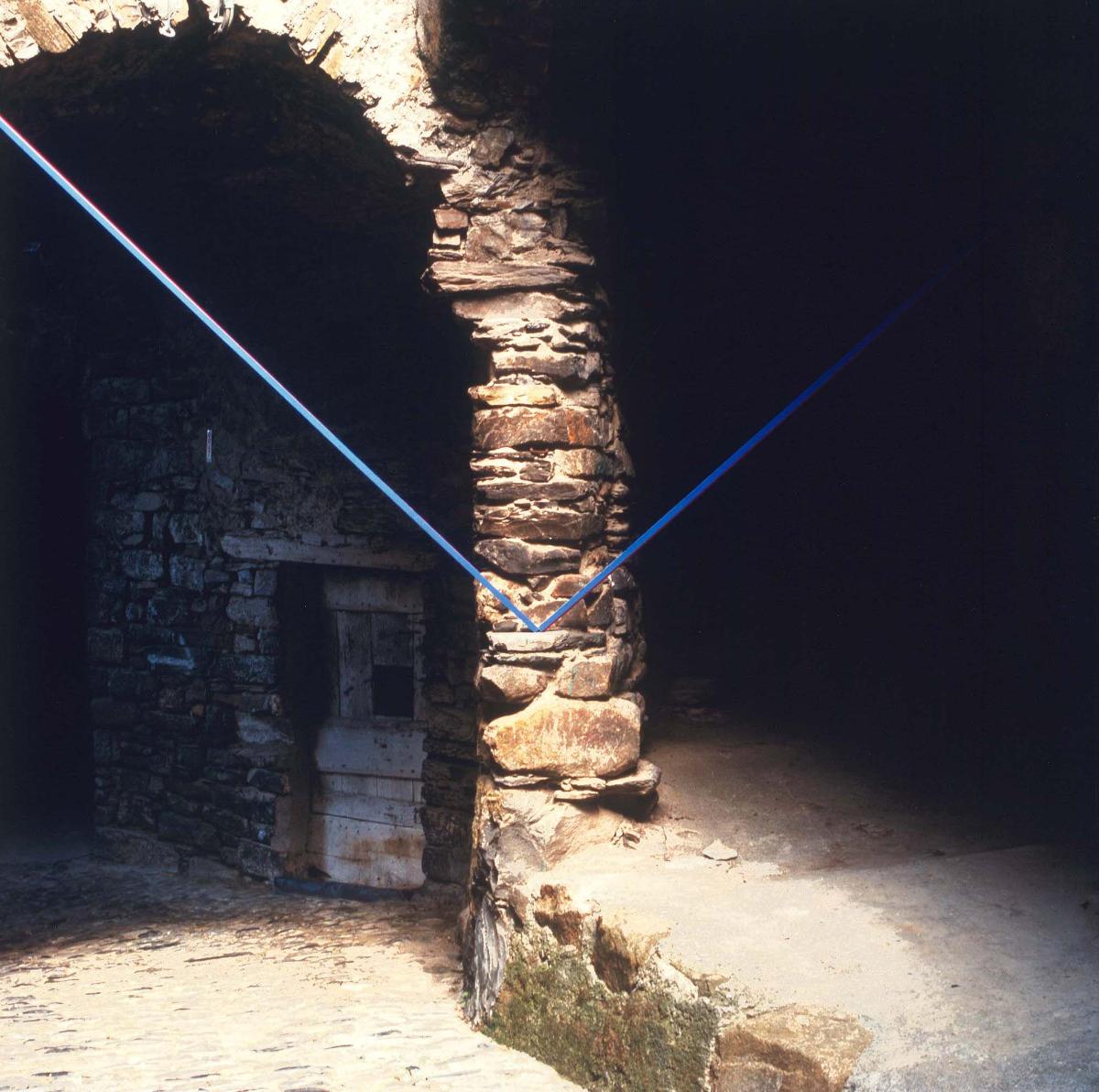 Artefact από τη σειρά “Through the stone”